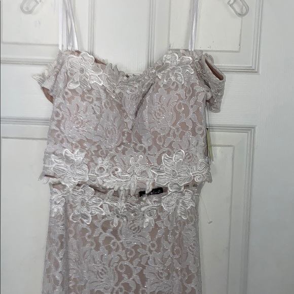 Windsor Dress - Picture 1 of 4